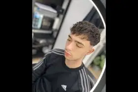 perfil demis barber peluqueros