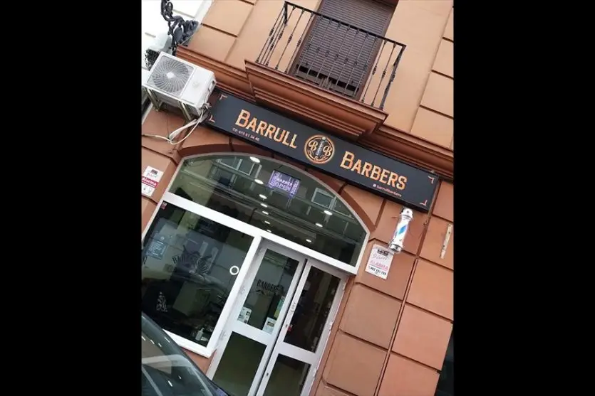 principal barrul and barbers