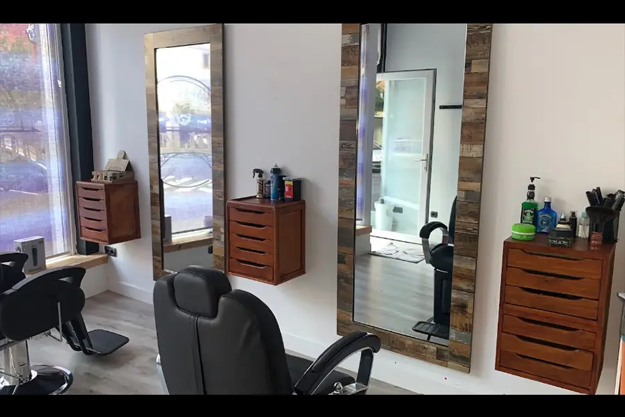 principal interior sillas barberhop don jose