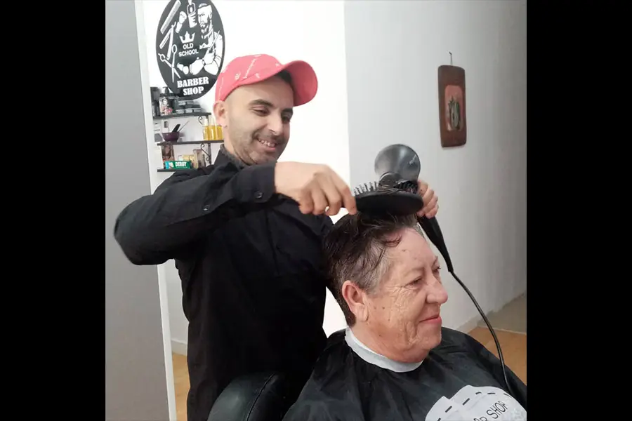 trabajador corte estilo y arte